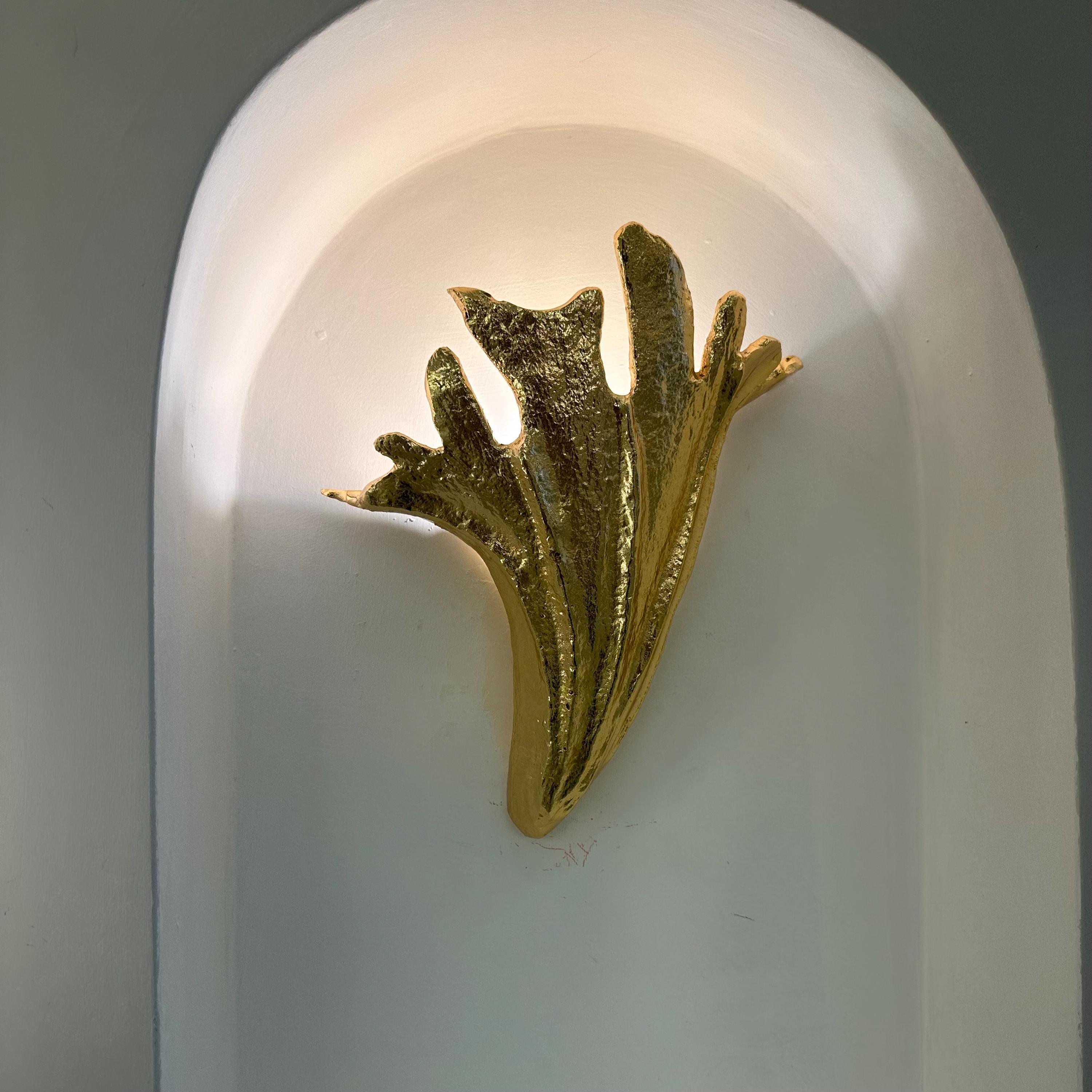 Antique Gold Ginkgo Leaf Wall Sconce, Decorative Botanical E14 Wall Light for Bedroom, Hallway, Living Room, and Entryway